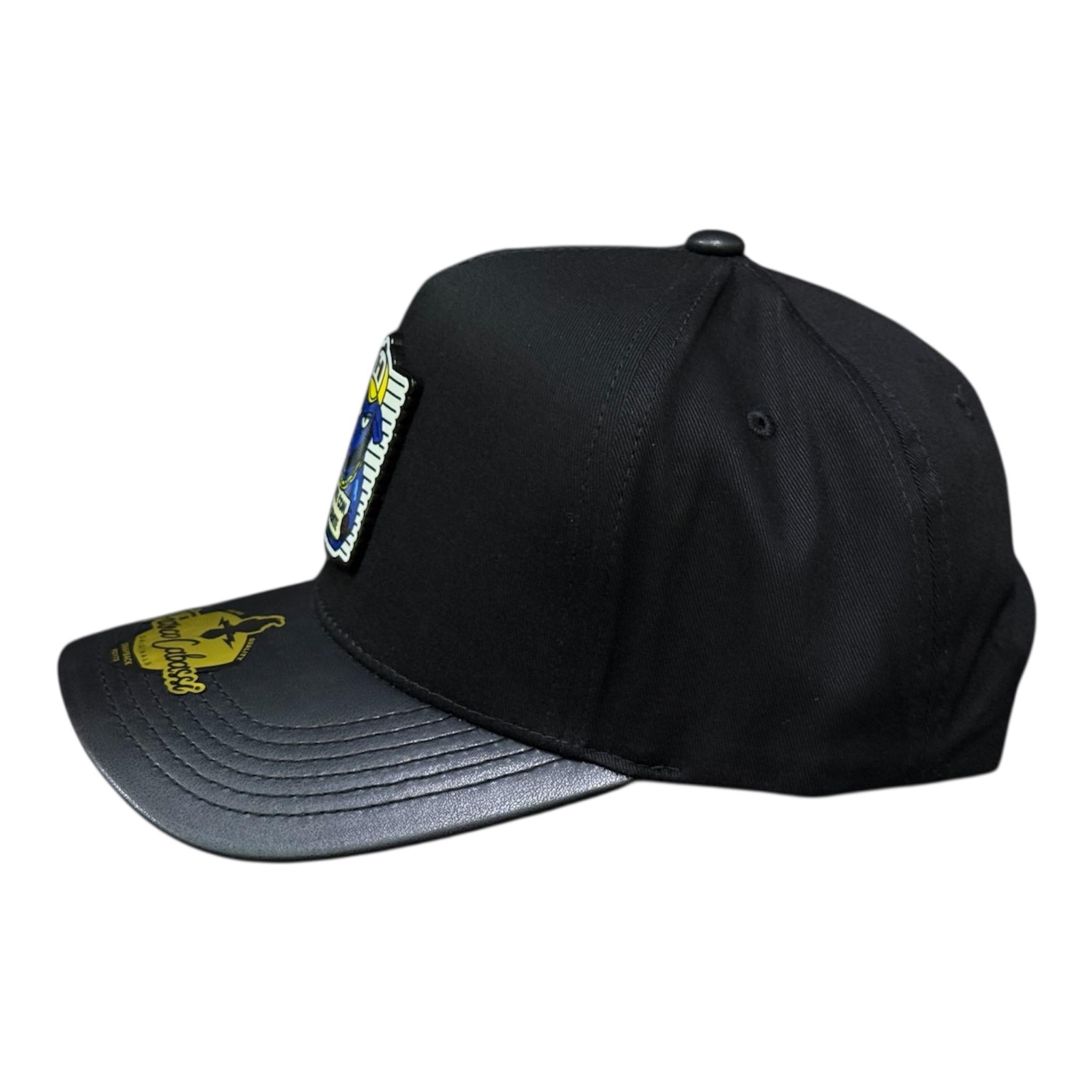 Gorra oveja negra placa premium visera vinipiel